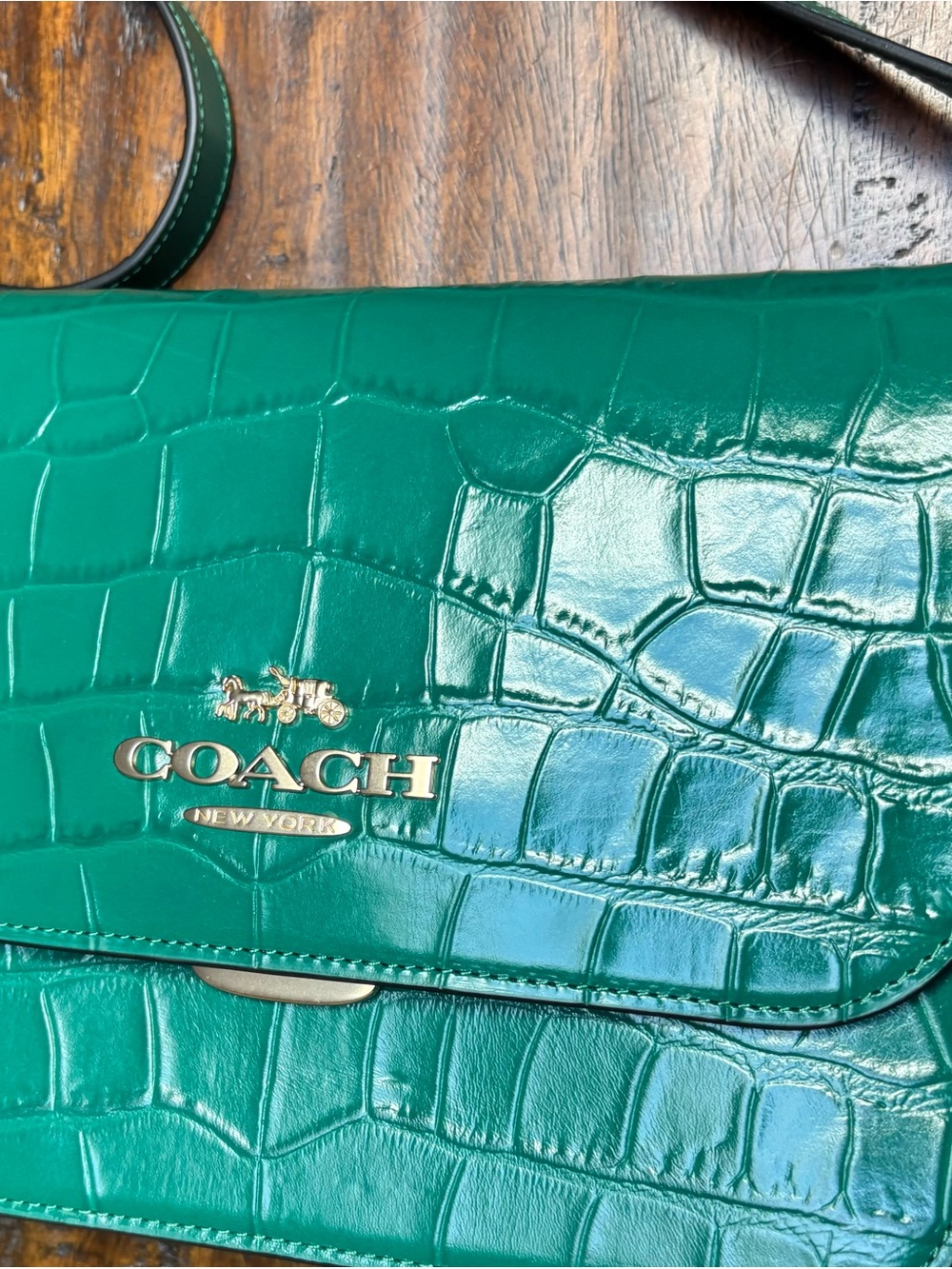 Coach Green Croc-Embossed Leather Shoulder Bag with Gold-Tone Hardware - Picture 1 of 12